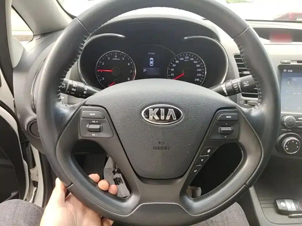 Kia K3 2015 1.6L Automatic GLS — миниатюра 11