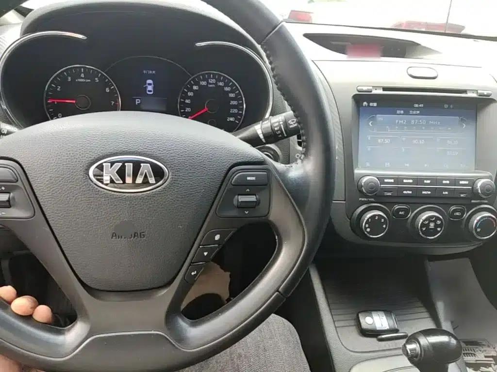 Kia K3 2015 1.6L Automatic GLS — миниатюра 10