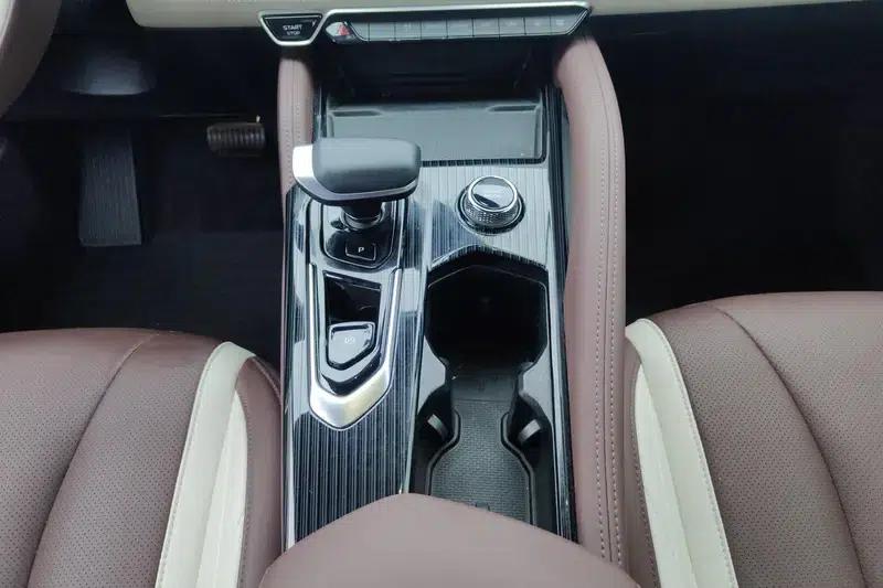 Geely Xingyue L 2023 2.0TD High-Power Automatic Two-Wheel Drive Flagship Edition — миниатюра 14