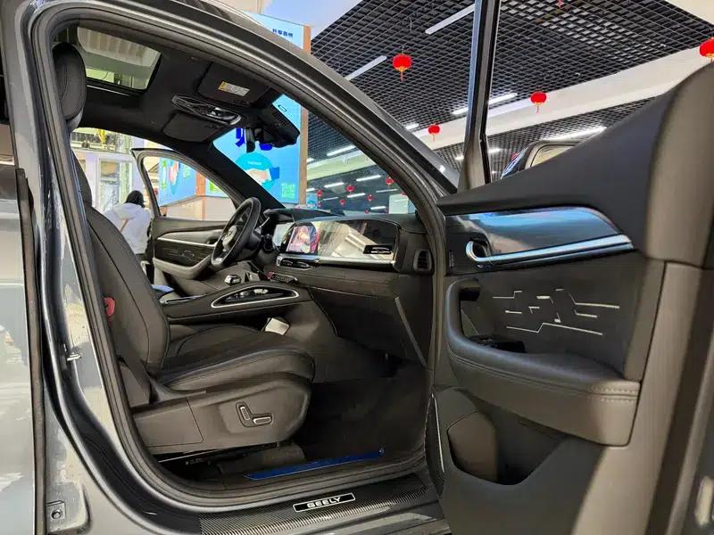 Geely Xingyue L 2024 2.0TD High-Power Automatic Two-Wheel Drive Sky Edition — миниатюра 12