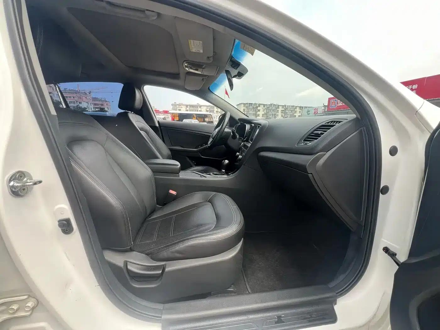 Kia K5 2012 2.0L Automatic DLX-2 — миниатюра 8