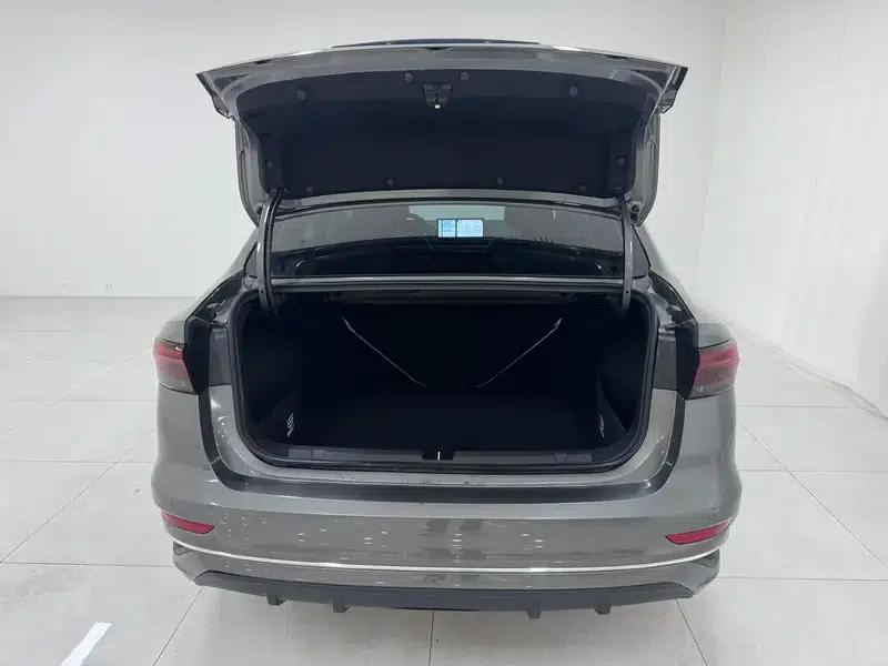 Geely Emgrand 2026 4 Millionth Anniversary Edition 1.5L CVT Superior Model — миниатюра 20