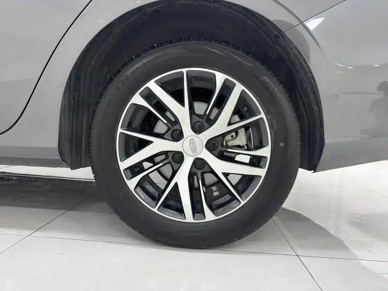 Geely Emgrand 2026 4 Millionth Anniversary Edition 1.5L CVT Superior Model — миниатюра 9