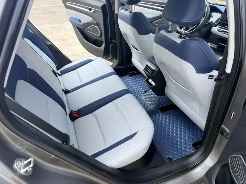 Geely Emgrand 2022 4th Generation 1.5L CVT Flagship Edition — миниатюра 11