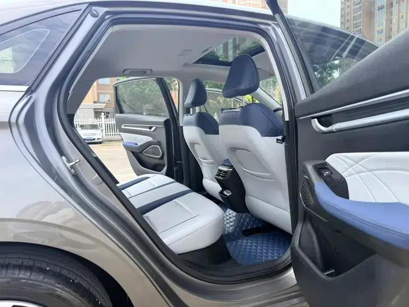Geely Emgrand 2022 4th Generation 1.5L CVT Flagship Edition — миниатюра 19