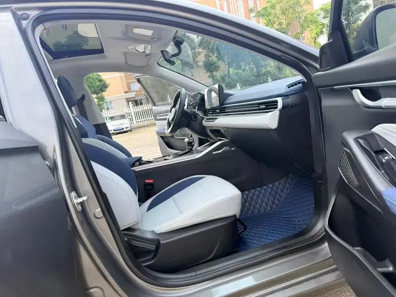 Geely Emgrand 2022 4th Generation 1.5L CVT Flagship Edition — миниатюра 22