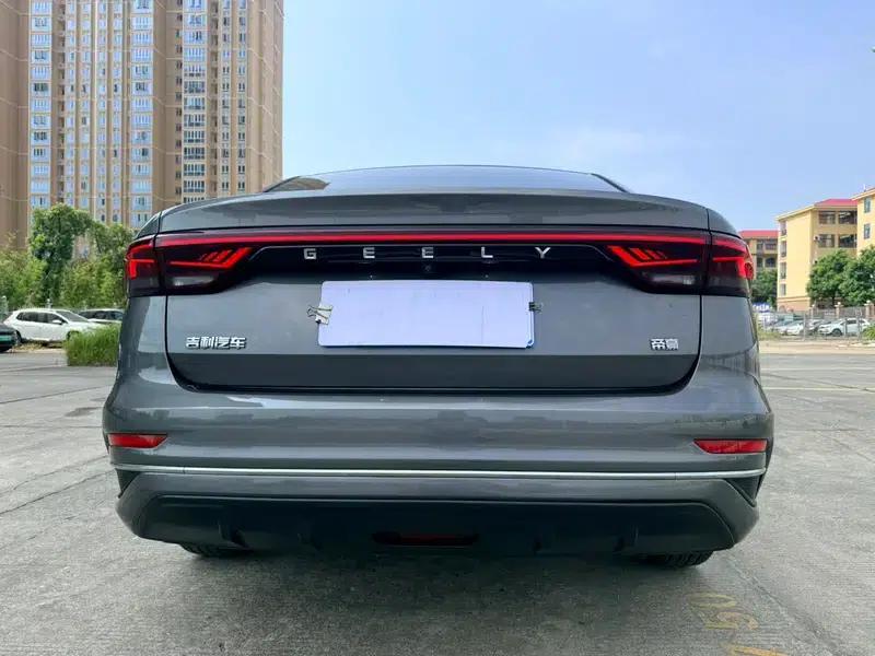 Geely Emgrand 2022 4th Generation 1.5L CVT Flagship Edition — миниатюра 6