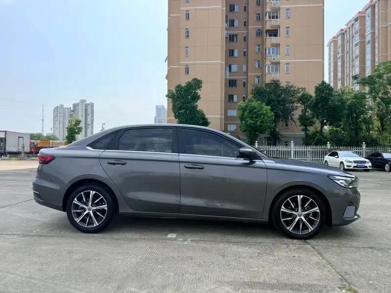 Geely Emgrand 2022 4th Generation 1.5L CVT Flagship Edition — миниатюра 8