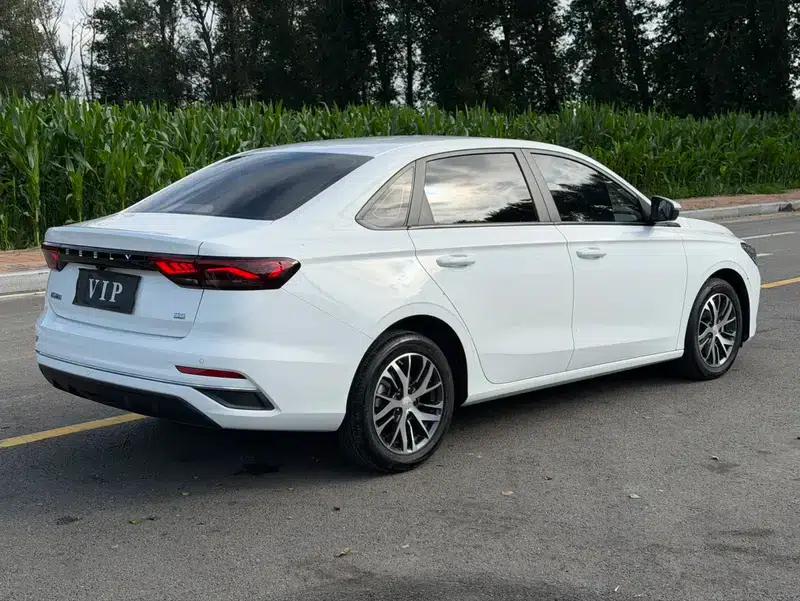 Geely Emgrand 2023 4th Generation Champion Edition 1.5L CVT Luxury — миниатюра 6