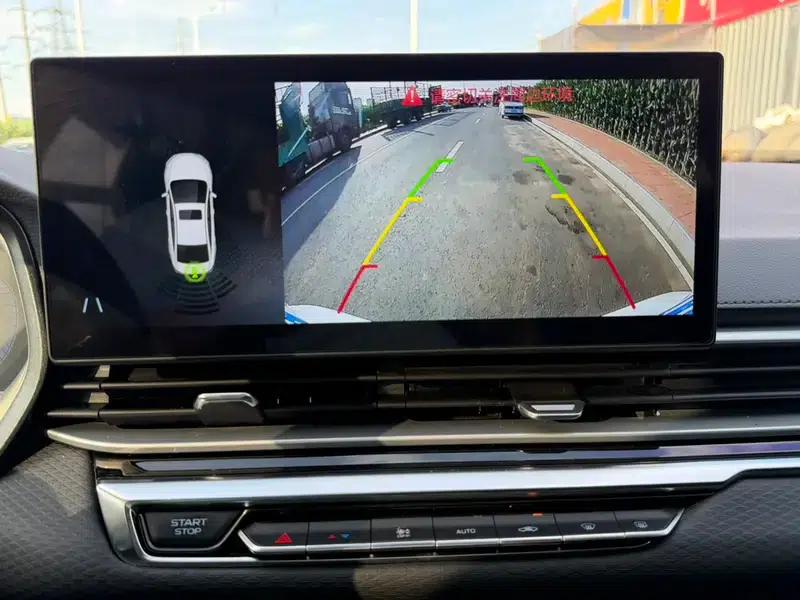 Geely Emgrand 2023 4th Generation Champion Edition 1.5L CVT Luxury — миниатюра 7