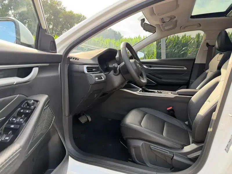 Geely Emgrand 2023 4th Generation Champion Edition 1.5L CVT Luxury — миниатюра 9