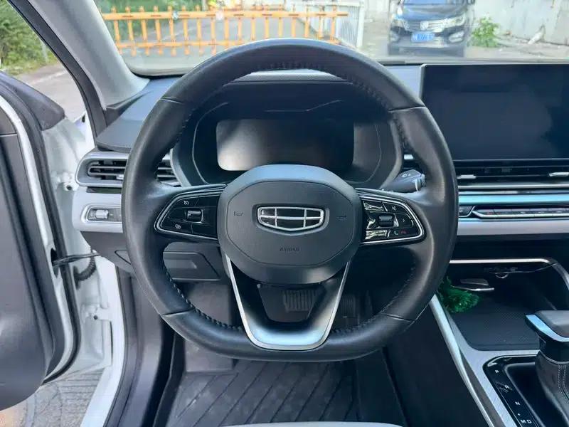 Geely Emgrand 2023 4th Generation Champion Edition 1.5L CVT Luxury — миниатюра 12