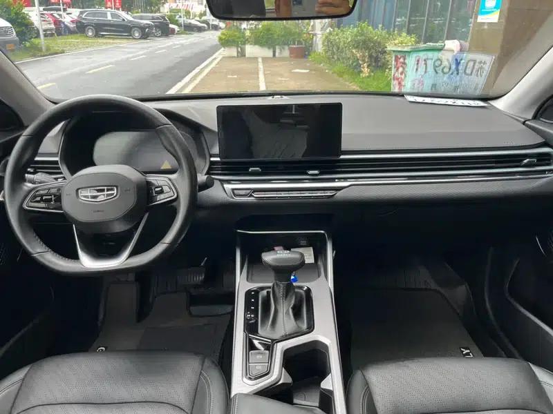 Geely Emgrand 2022 4th Generation 1.5L CVT Premium — миниатюра 11