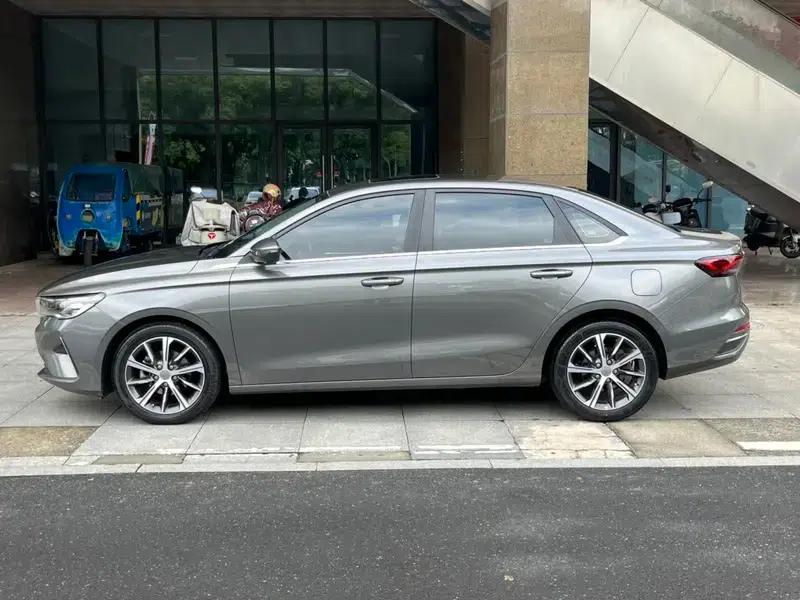 Geely Emgrand 2022 4th Generation 1.5L CVT Premium — миниатюра 3