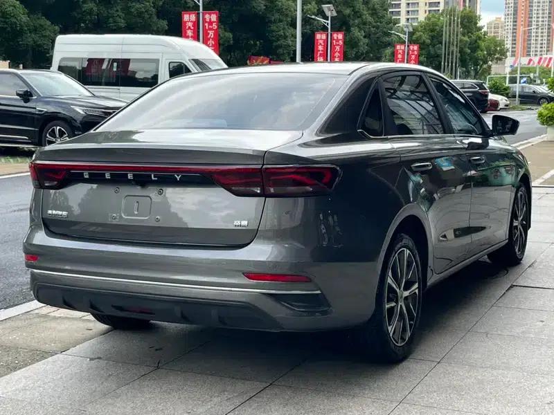 Geely Emgrand 2022 4th Generation 1.5L CVT Premium — миниатюра 6