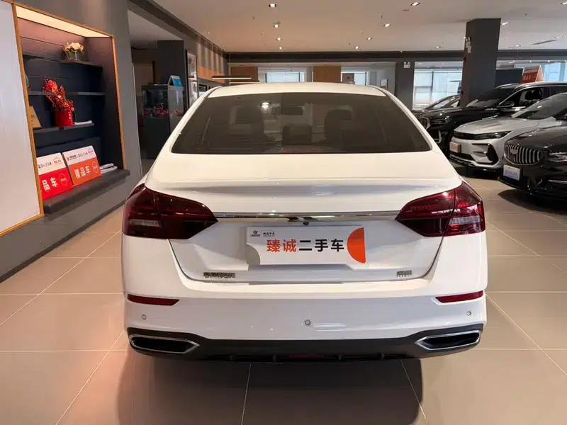 Geely Emgrand 2021 UP 1.5L CVT Luxury Edition — миниатюра 5
