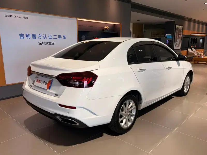 Geely Emgrand 2021 UP 1.5L CVT Luxury Edition — миниатюра 6