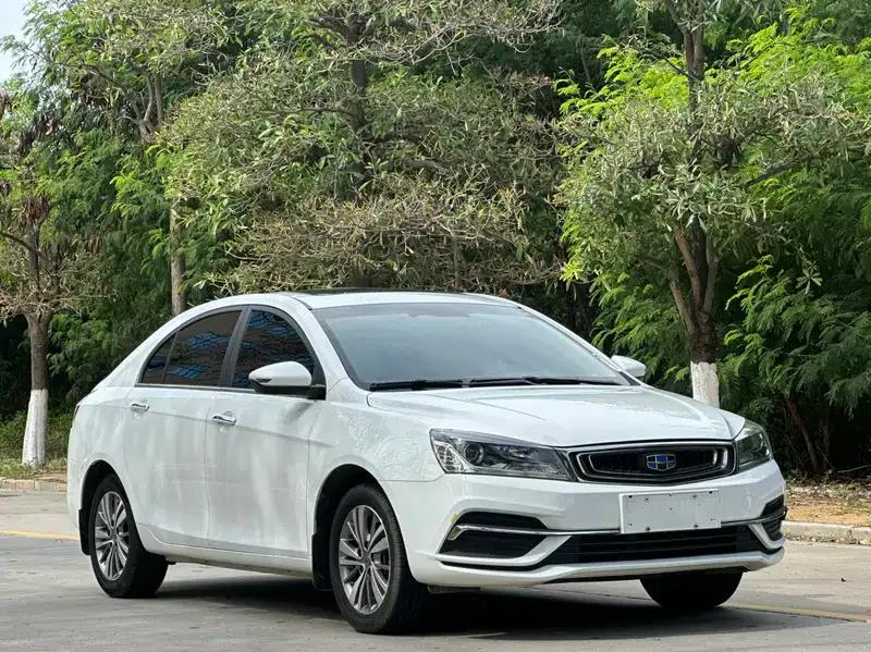 Geely Emgrand 2018 1.5L Manual Upward Connected Edition — миниатюра 3