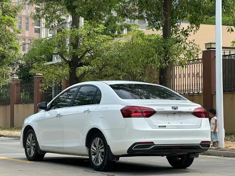 Geely Emgrand 2018 1.5L Manual Upward Connected Edition — миниатюра 4