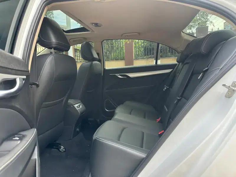 Geely Emgrand 2018 1.5L Manual Upward Connected Edition — миниатюра 9