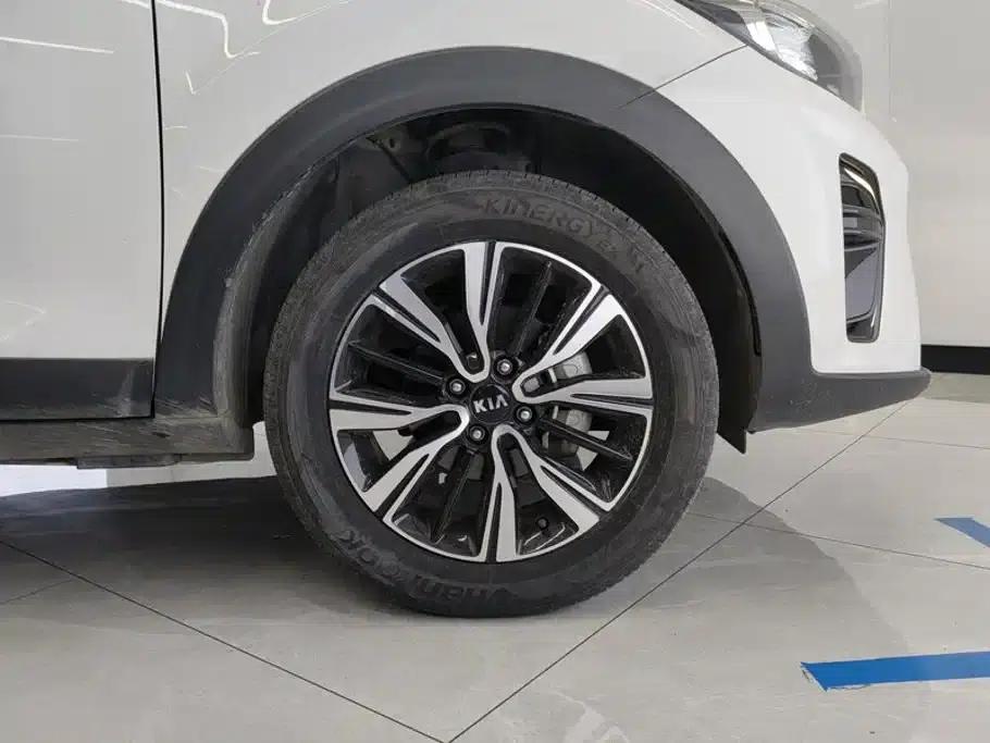 Kia K5 2021 1.4L Manual Fun Edition — миниатюра 6