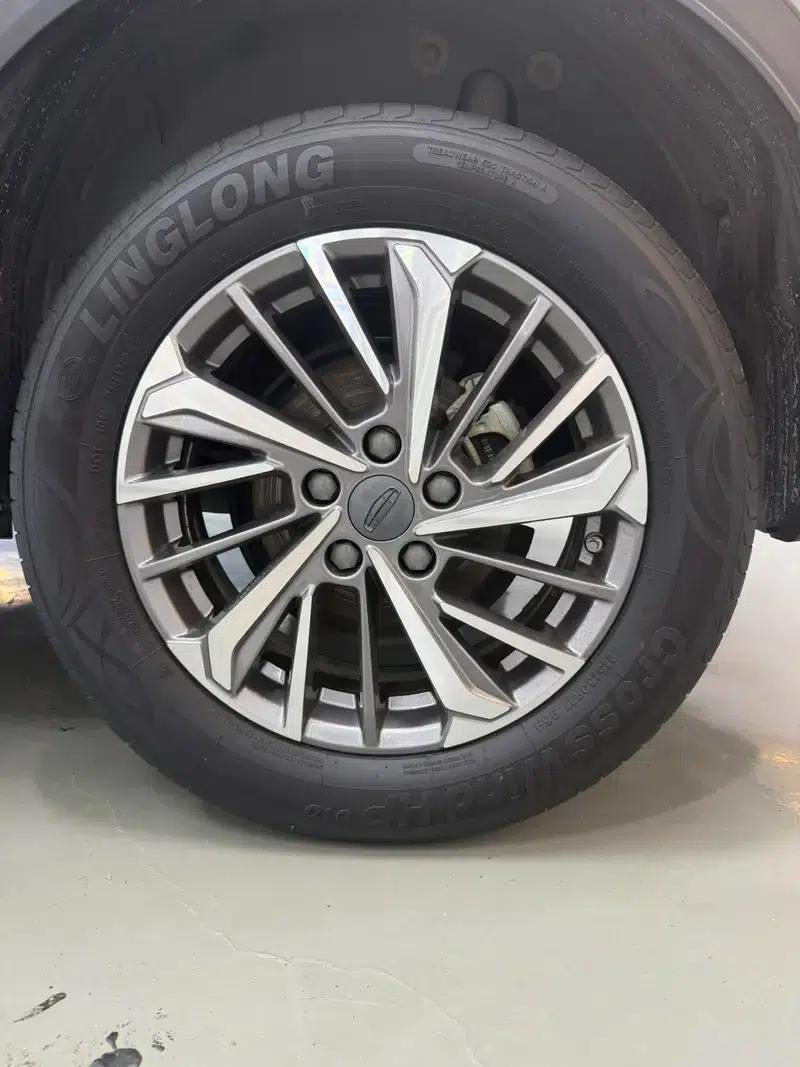 Geely Binyue 2021 240T DCT Platinum Edition — миниатюра 7