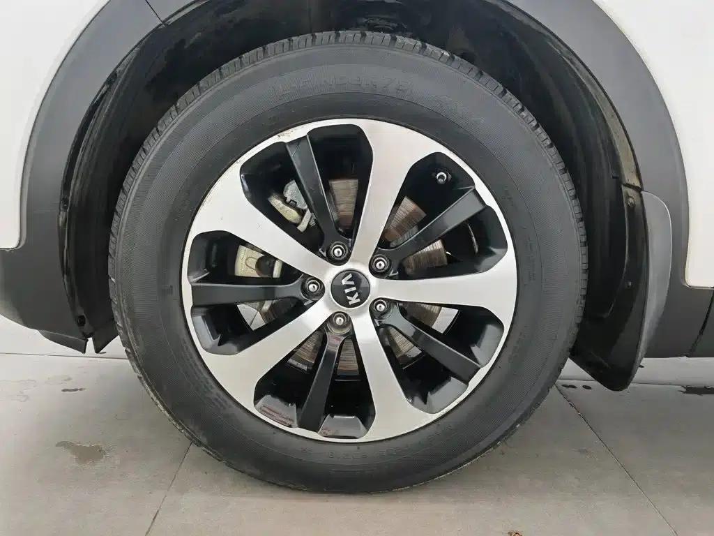 2015 Sorento L 2.0T Petrol 4WD Premium Edition 7-Seater (China IV Emission Standard) — миниатюра 17