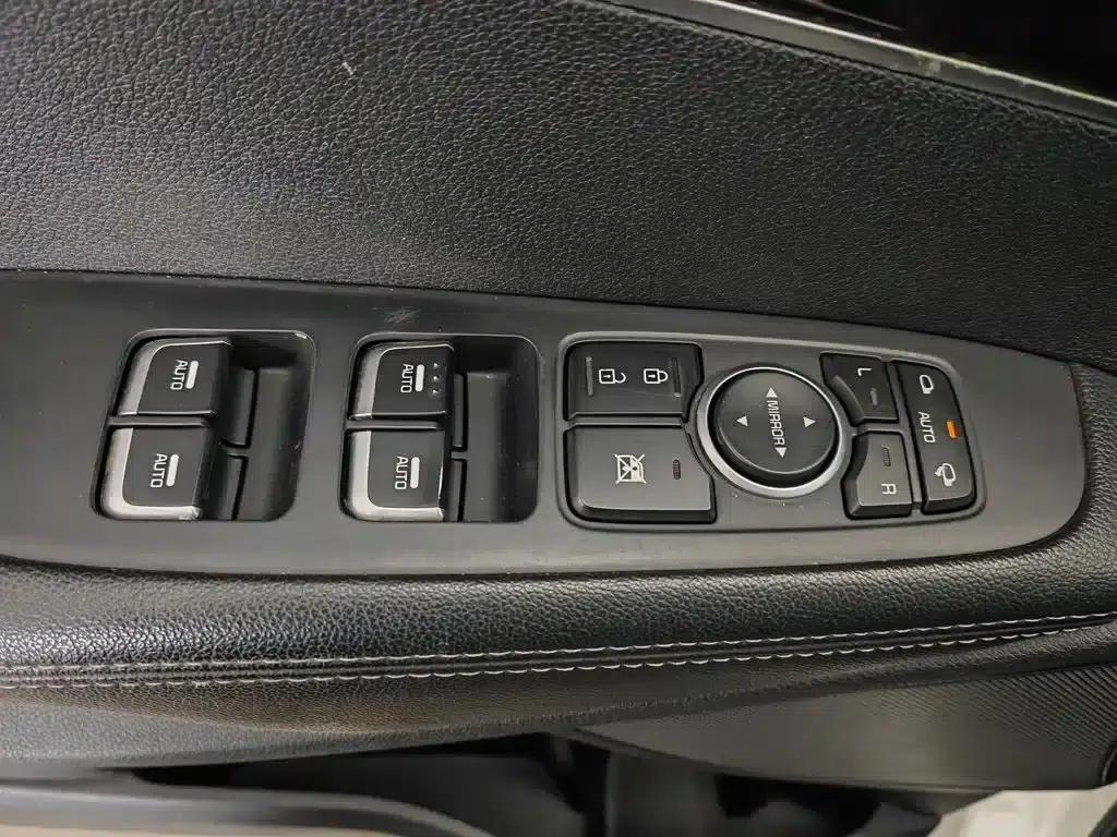 2015 Sorento L 2.0T Petrol 4WD Premium Edition 7-Seater (China IV Emission Standard) — миниатюра 9