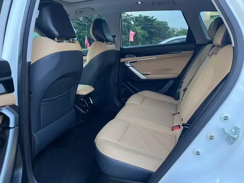 Geely Boyue L 2023 1.5TD DCT Premium Edition — миниатюра 9
