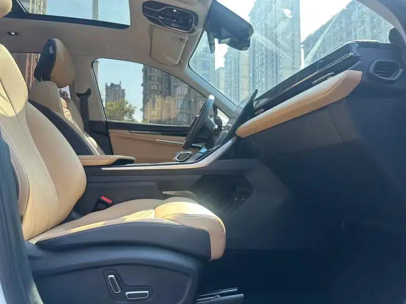 Geely Boyue L 2023 1.5TD DCT Premium Edition — миниатюра 18