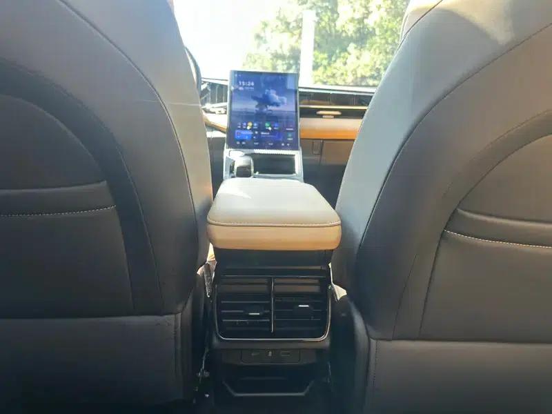 Geely Boyue L 2023 1.5TD DCT Premium Edition — миниатюра 8