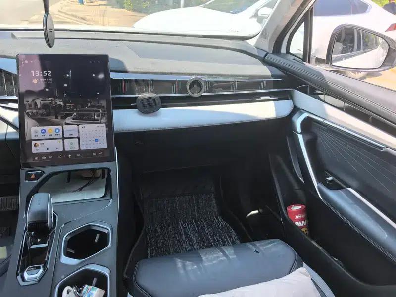 Geely Boyue L 2023 1.5TD DCT Glory Edition — миниатюра 13