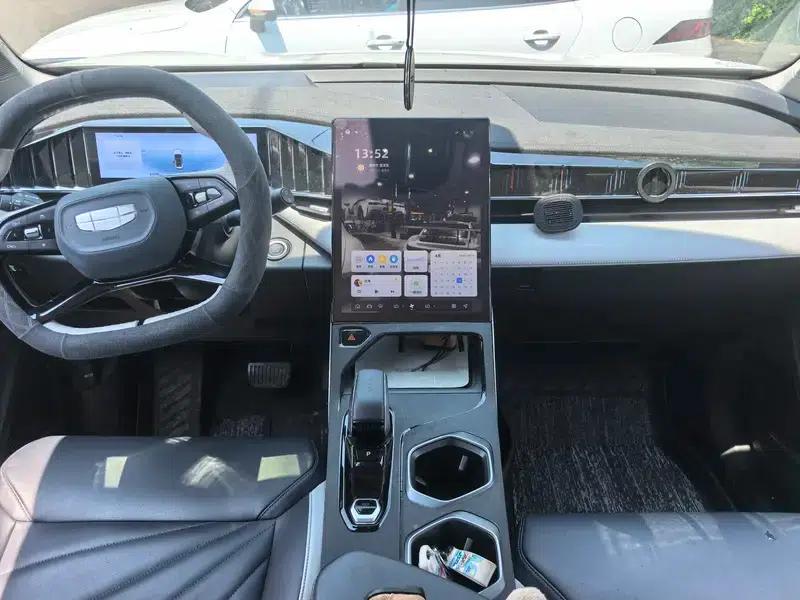 Geely Boyue L 2023 1.5TD DCT Glory Edition — миниатюра 8
