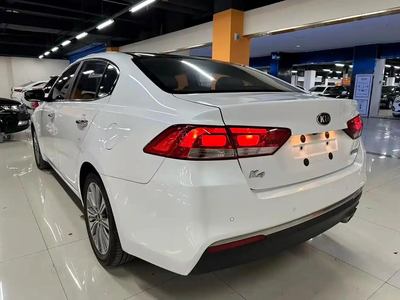 Kia K4 2015 1.8L Automatic GLS Special — миниатюра 8