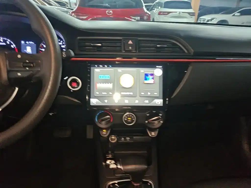 2017 KX CROSS 1.4L AT GLS — миниатюра 13
