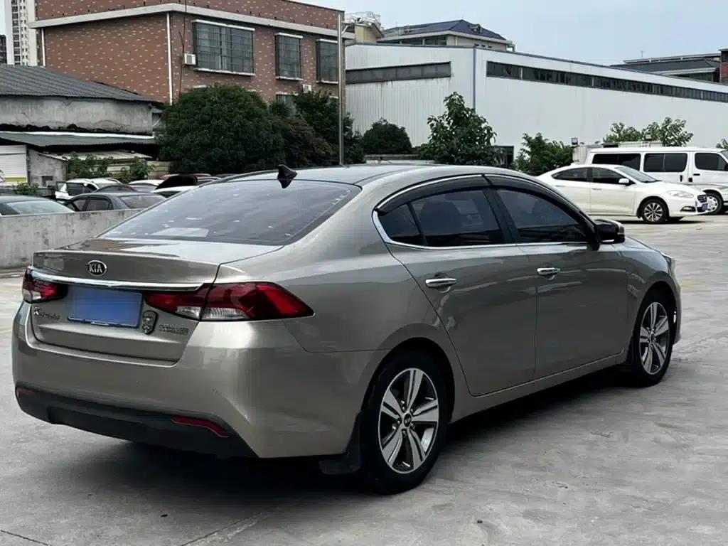 Kia K5 2017 1.8L Automatic DLX — миниатюра 13