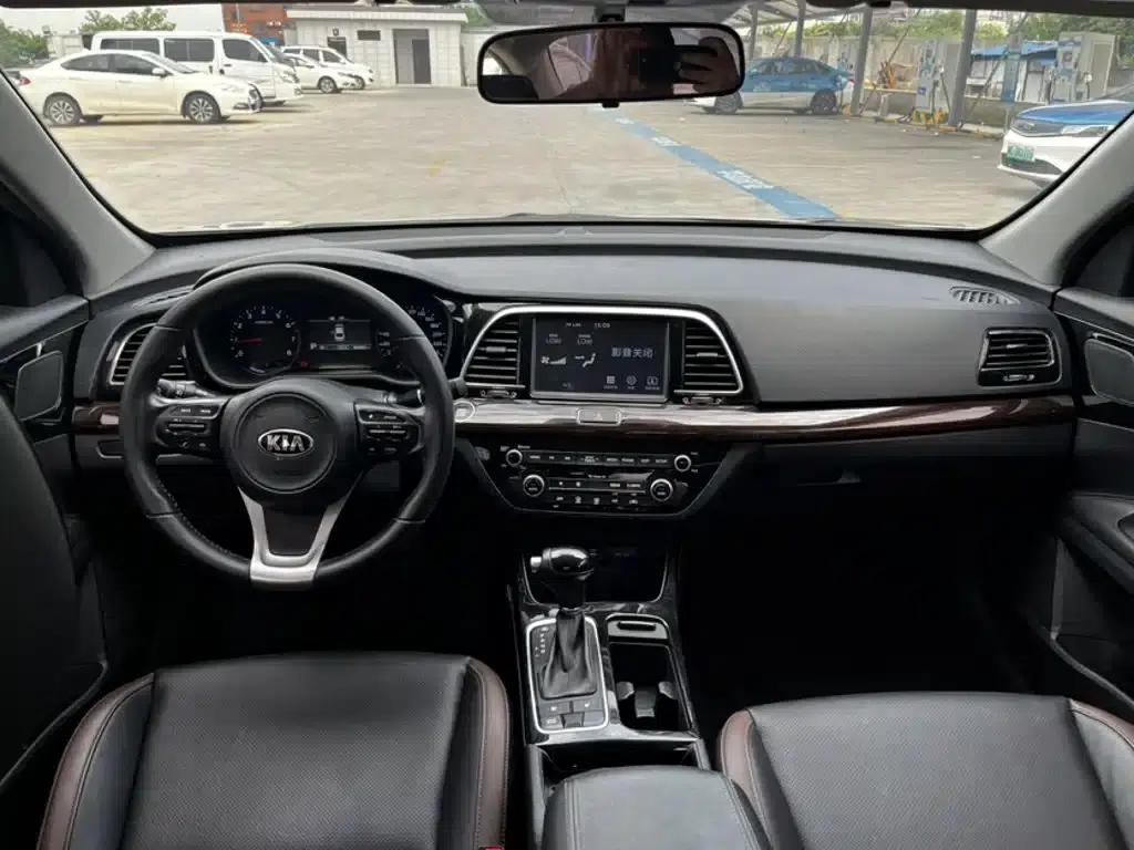 Kia K5 2017 1.8L Automatic DLX — миниатюра 16