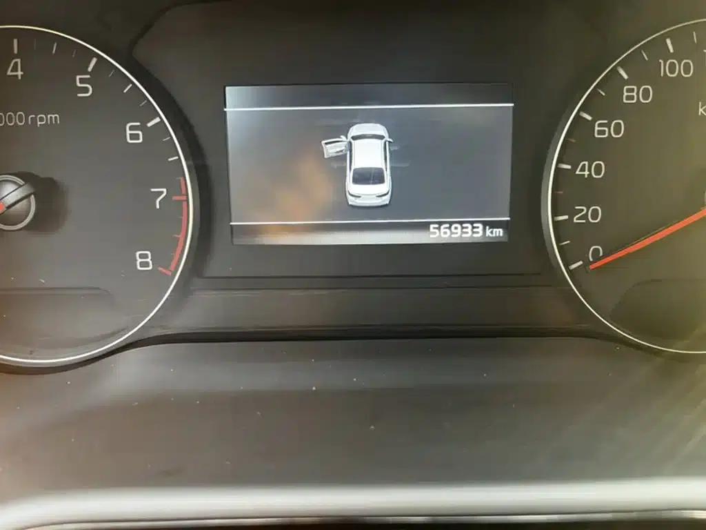 Kia K5 2017 1.8L Automatic DLX — миниатюра 6