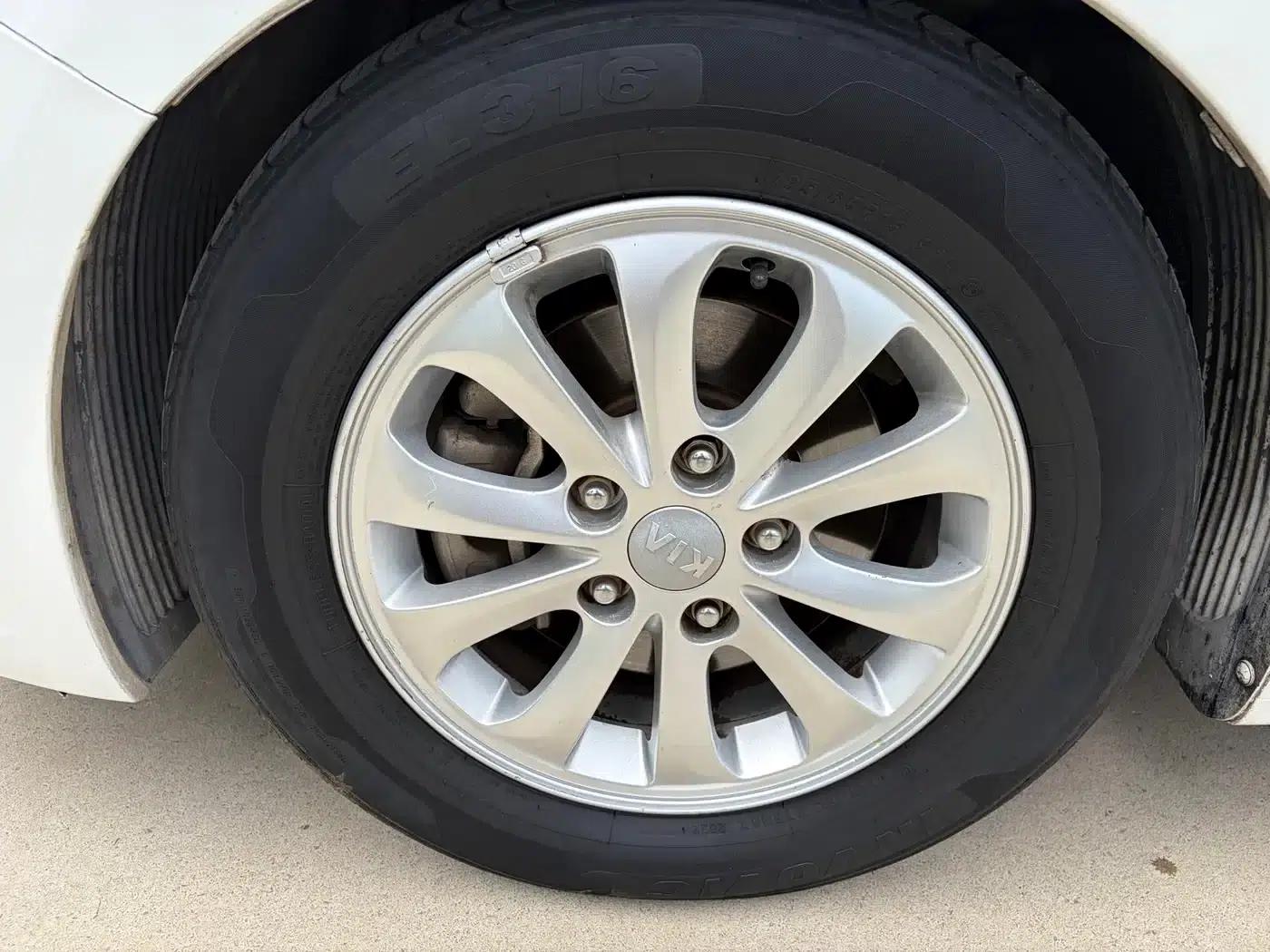 Kia K3S 2014 1.6L Automatic GL — миниатюра 11