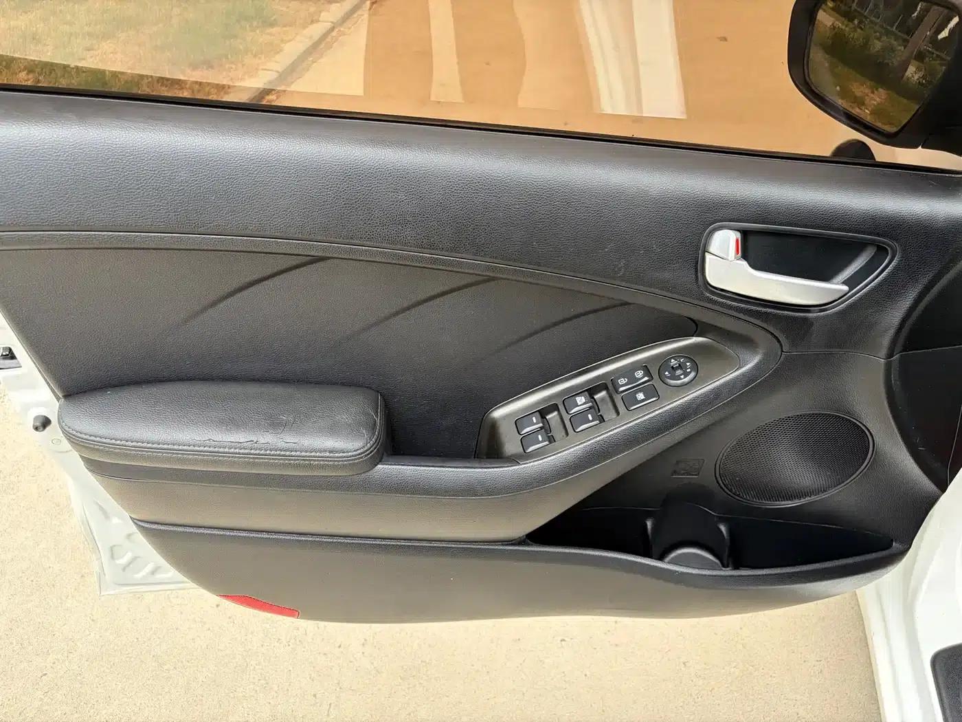 Kia K3S 2014 1.6L Automatic GL — миниатюра 12