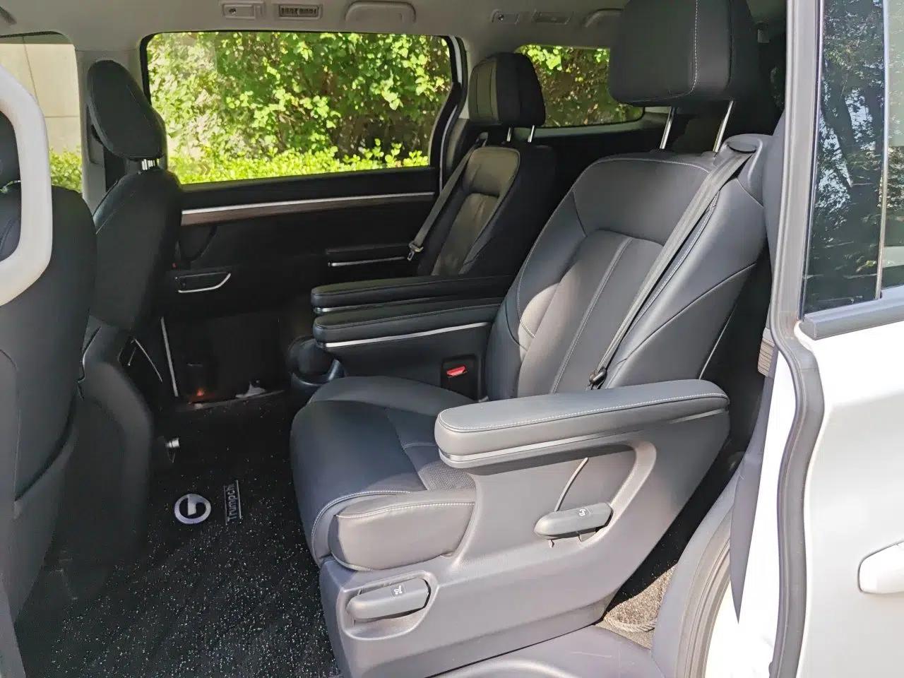GAC Trumpchi M8 2023 Lingxiu Series 390T Deluxe Edition — миниатюра 17