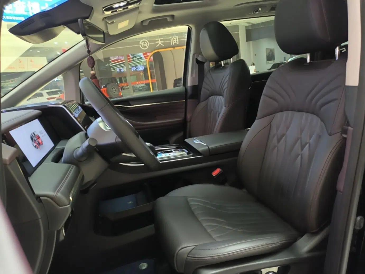 GAC Trumpchi M8 2024 Master Series 400T Ultimate Edition — миниатюра 17
