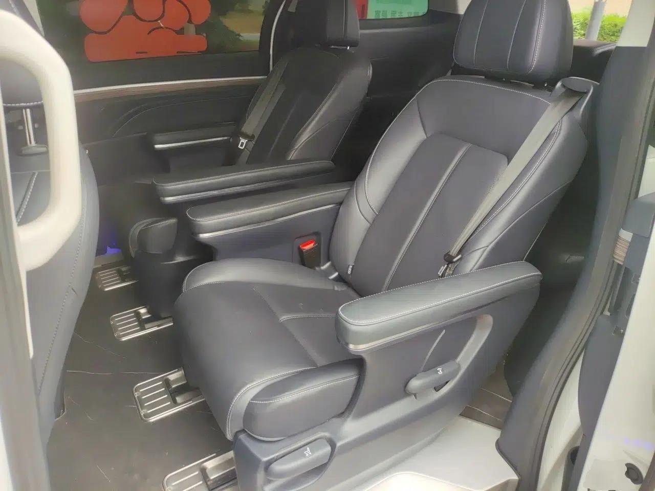 GAC Trumpchi M8 2023 Lingxiu Series 390T Deluxe Edition — миниатюра 17