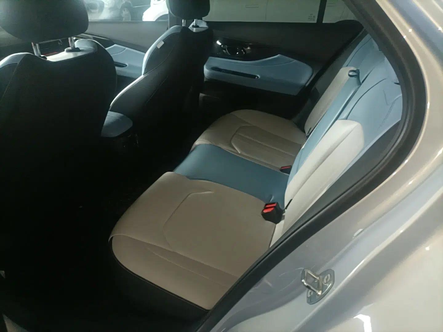 GAC Trumpchi EMPOW 2023 Shadow Leopard H Smart Hybrid Edition — миниатюра 20