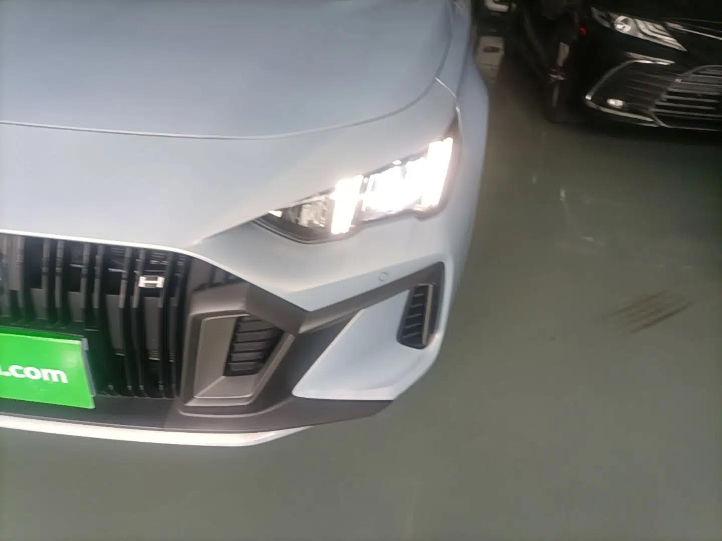 GAC Trumpchi EMPOW 2023 Shadow Leopard H Smart Hybrid Edition — миниатюра 8
