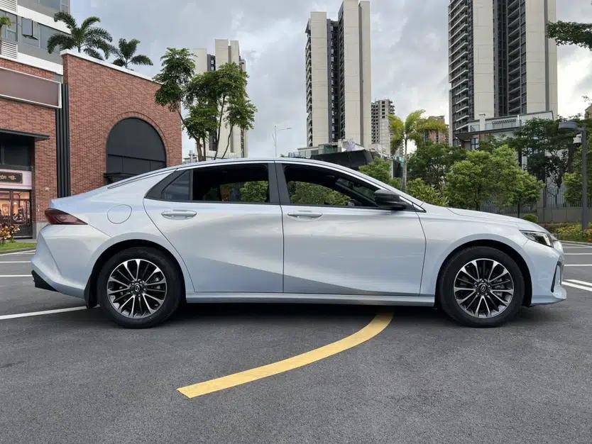 GAC Trumpchi EMPOW 2023 Shadow Leopard H High-Energy Hybrid Edition — миниатюра 19