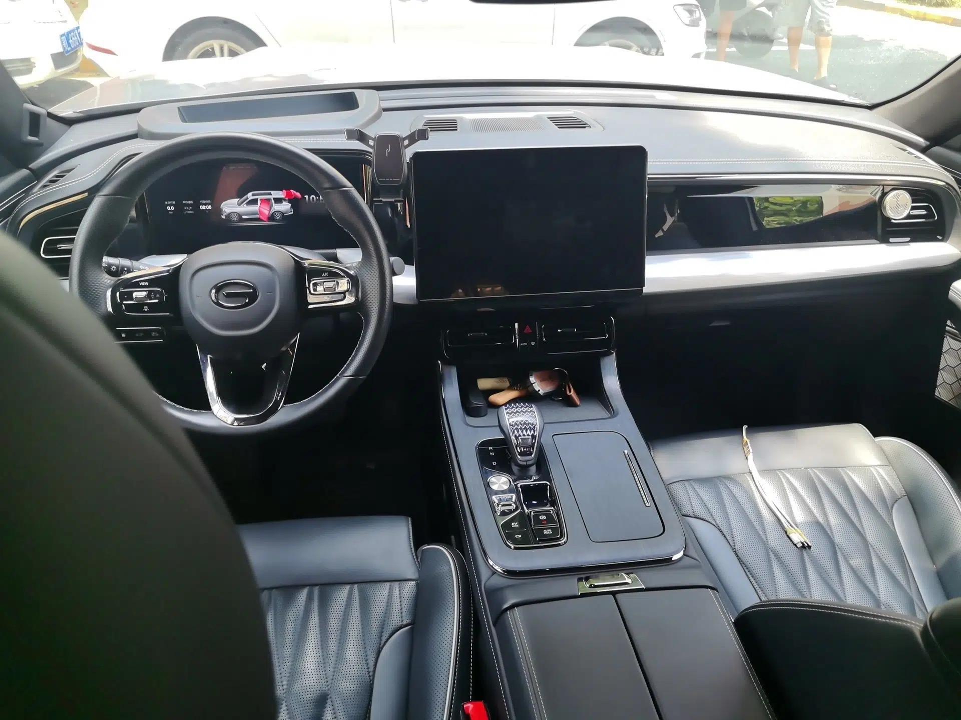GAC Trumpchi GS8 2022 Double-Energy Series 2.0TM Two-Wheel Drive Prestige Edition (6 Seats) — миниатюра 9