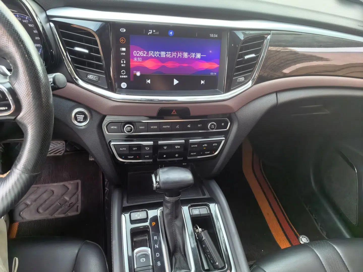 GAC Trumpchi GS8 2017 320T Two-Wheel Drive Luxury Smart Connectivity Version (7 Seats) — миниатюра 13