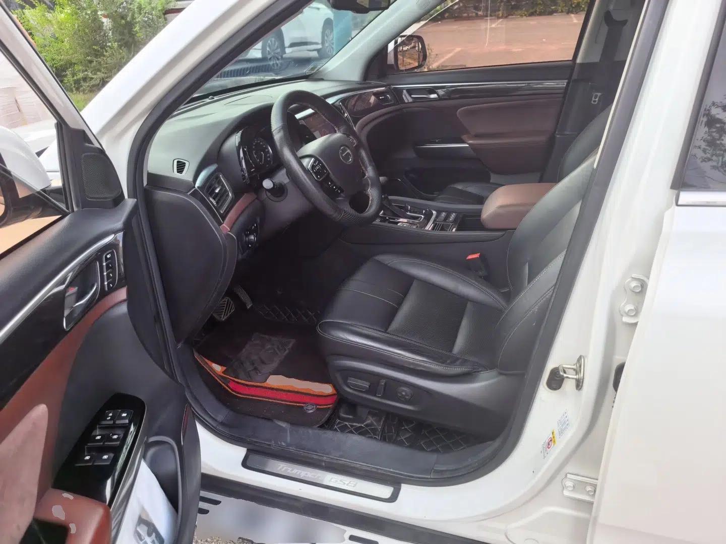 GAC Trumpchi GS8 2017 320T Two-Wheel Drive Luxury Smart Connectivity Version (7 Seats) — миниатюра 16