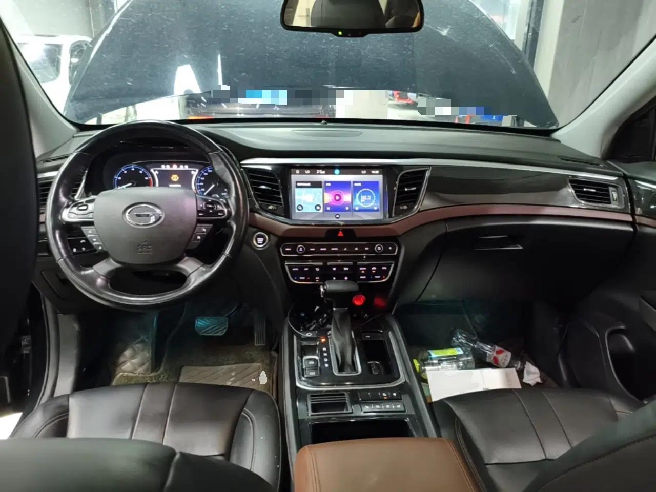 GAC Trumpchi GS8 2017 320T Two-Wheel Drive Luxury Smart Connectivity Version (7 Seats) — миниатюра 17